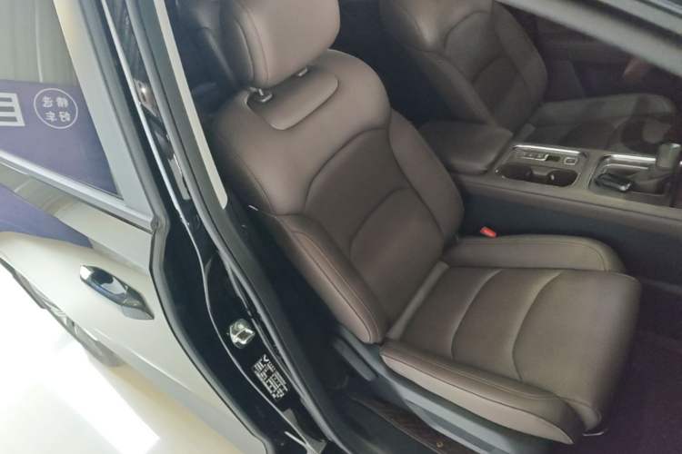 Used Wuling 730 2025 Model 1.5T CVT Elite Edition Right Front Seat