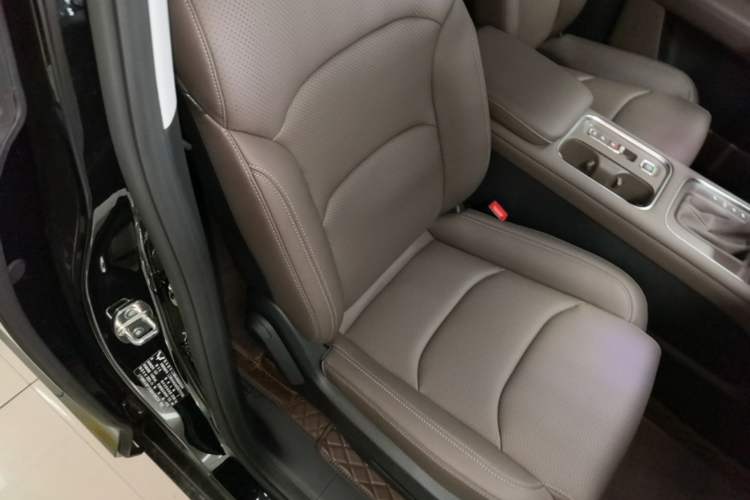Used Wuling 730 2025 Model 1.5T CVT Elite Edition Right Front Seat