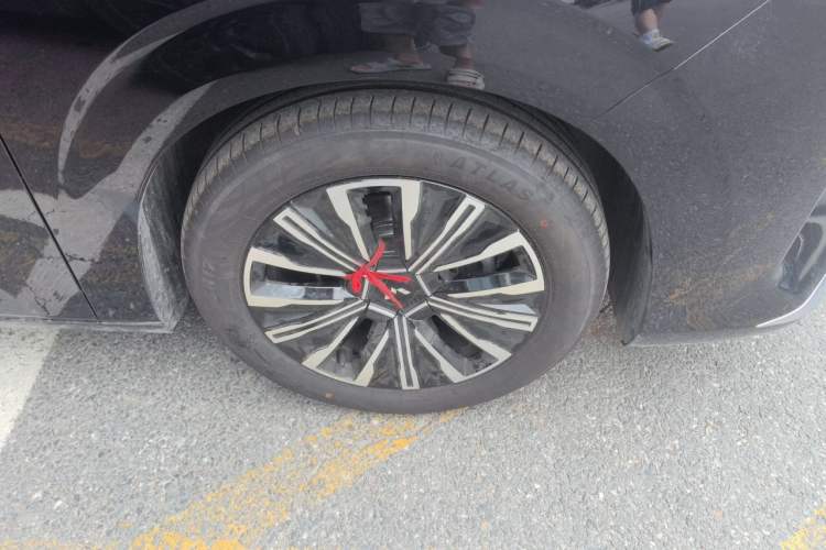 Used Wuling 730 2025 Model 1.5T CVT Elite Edition Right Front Wheel Hub