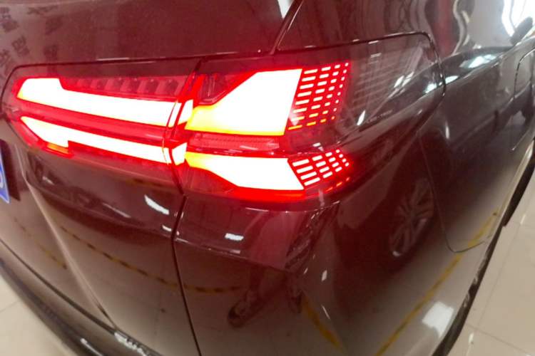 Used Wuling 730 2025 Model 1.5T CVT Elite Edition Right Rear Taillight