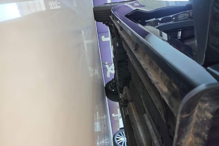 Used Wuling 730 2025 Model 1.5T CVT Elite Edition Right Side Sill