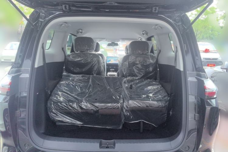 Used Wuling 730 2025 Model 1.5T CVT Elite Edition Trunk