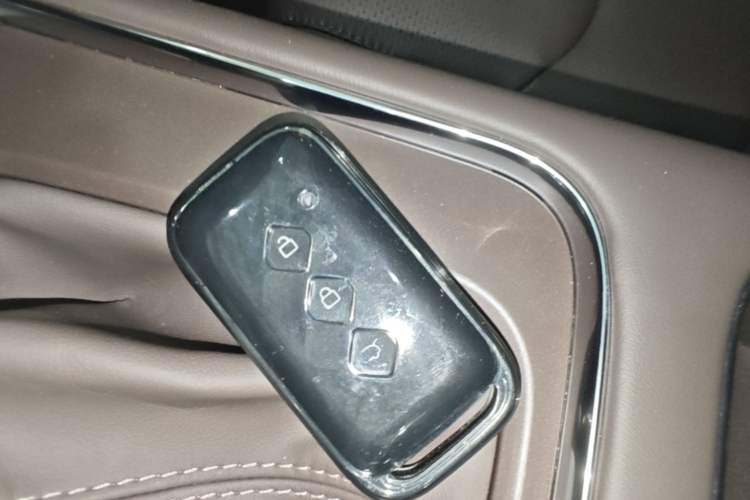 Used Wuling 730 2025 Model 1.5T CVT Elite Edition Vehicle Key