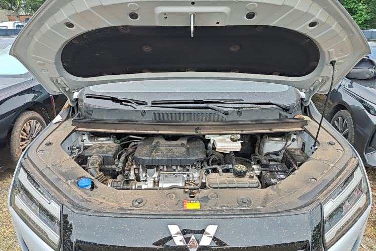 Used Wuling 730 2025 Model 1.5T CVT Elite Edition Engine Bay