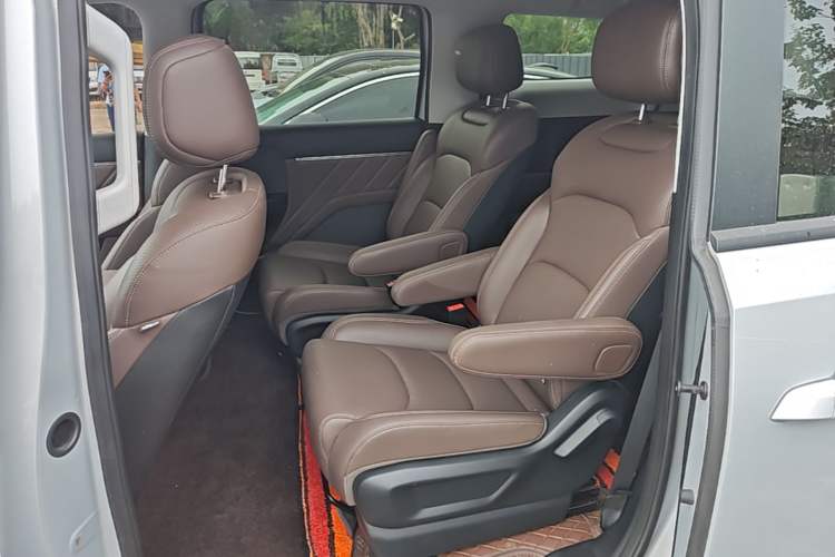 Used Wuling 730 2025 Model 1.5T CVT Elite Edition Left Rear Seat