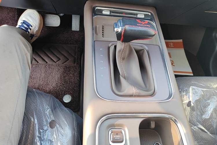 Used Wuling 730 2025 Model 1.5T CVT Elite Edition Gear Lever