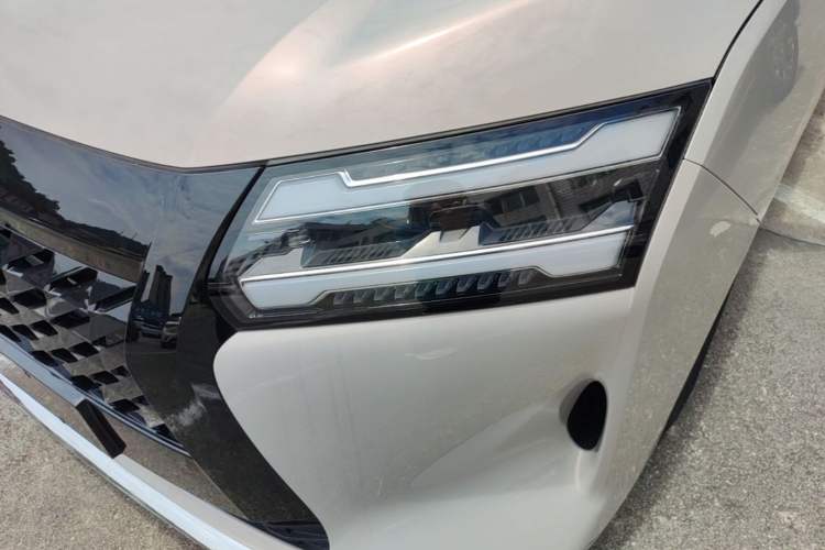 Used Wuling 730 2025 Model 1.5T CVT Elite Edition Left Front Headlight