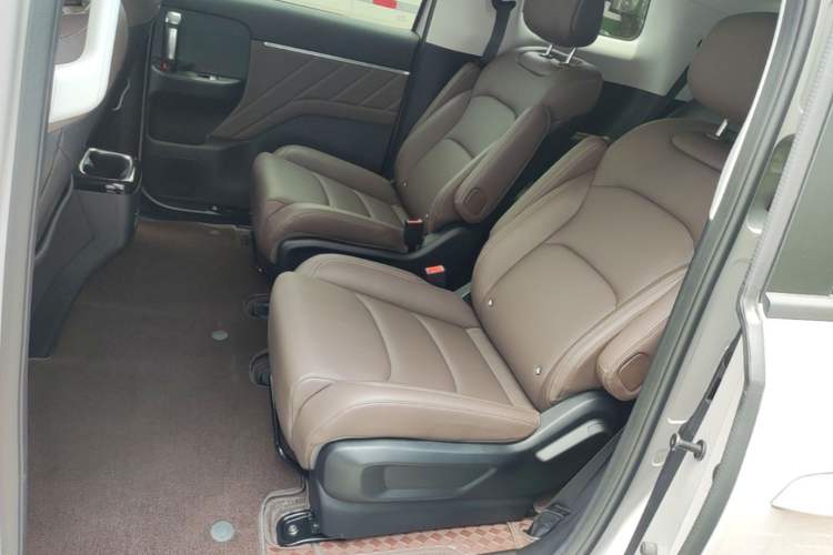 Used Wuling 730 2025 Model 1.5T CVT Elite Edition Left Rear Seat