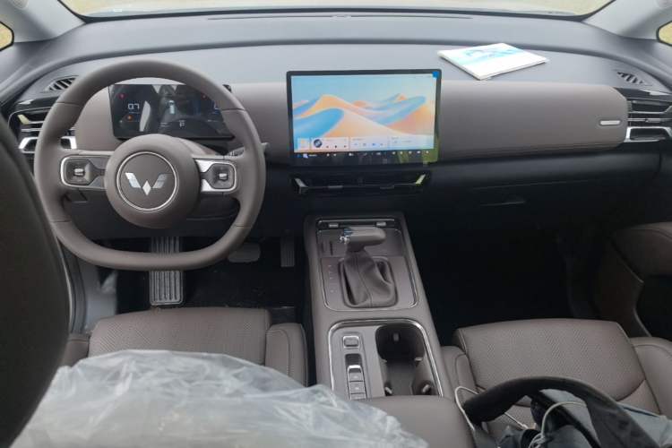 Used Wuling 730 2025 Model 1.5T CVT Elite Edition Center Console