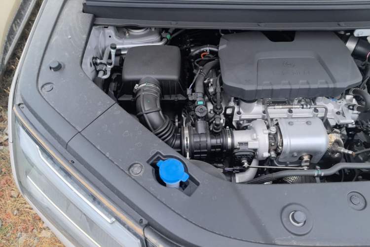 Used Wuling 730 2025 Model 1.5T CVT Elite Edition Engine Bay Right