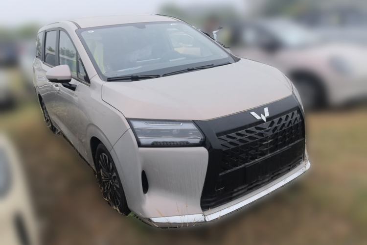 Used Wuling 730 2025 Model 1.5T CVT Elite Edition Front Right 45 Deg
