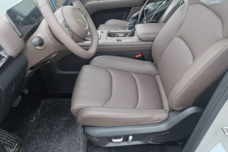 Used Wuling 730 2025 Model 1.5T CVT Elite Edition Left Front Seat
