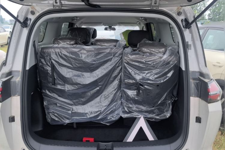 Used Wuling 730 2025 Model 1.5T CVT Elite Edition Trunk