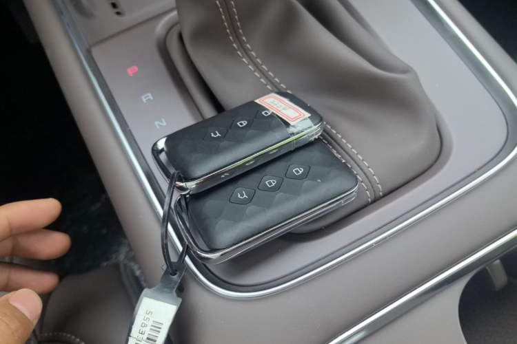 Used Wuling 730 2025 Model 1.5T CVT Elite Edition Vehicle Key