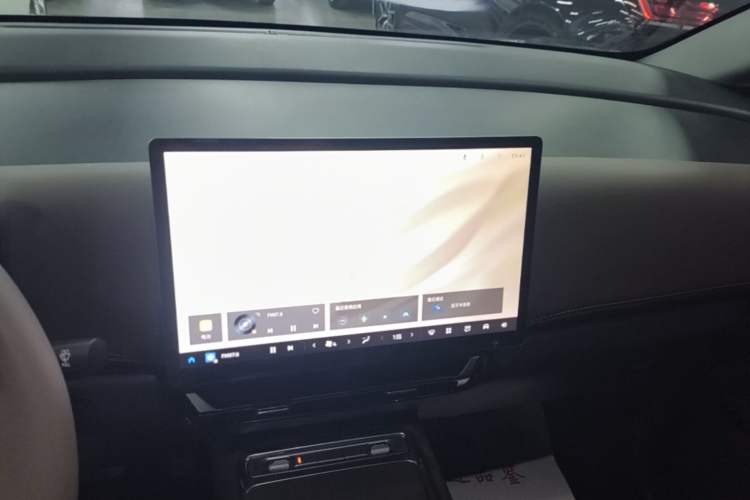 Used Wuling 730 2025 Model 1.5T CVT Elite Edition Audio And AC Panel