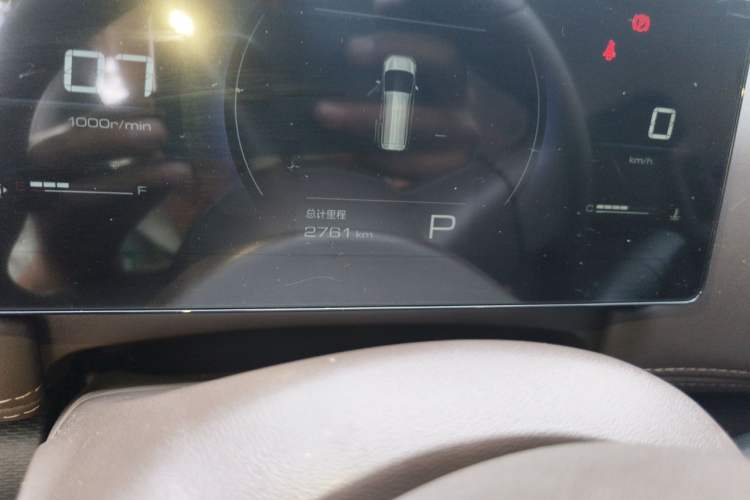 Used Wuling 730 2025 Model 1.5T CVT Elite Edition Odometer Close Up
