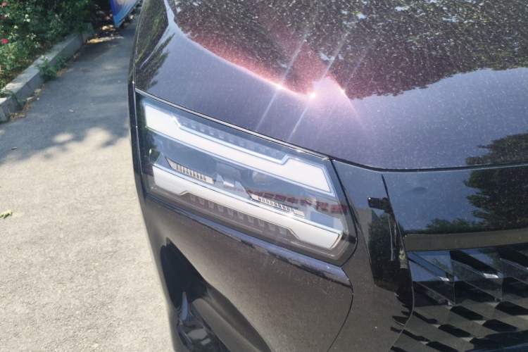 Used Wuling 730 2025 Model 1.5T CVT Elite Edition Right Front Headlight