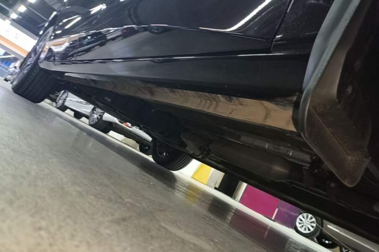 Used Wuling 730 2025 Model 1.5T CVT Elite Edition Right Side Sill