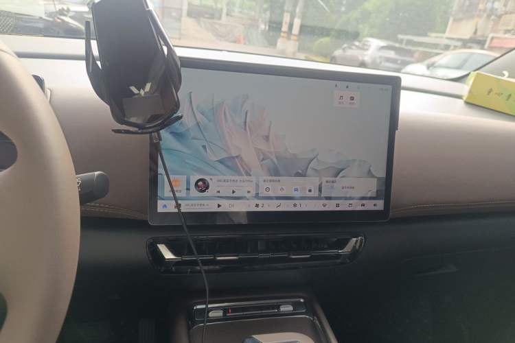 Used Wuling 730 2025 Model 1.5T CVT Elite Edition Audio And AC Panel