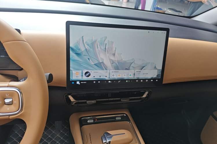 Used Wuling 730 2025 Model 1.5T CVT Elite Edition Audio And AC Panel