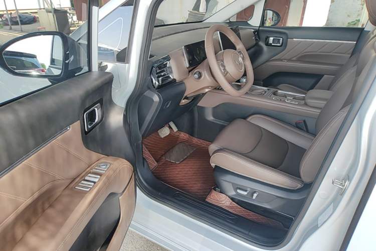 Used Wuling 730 2025 Model 1.5T CVT Elite Edition Driver Seat