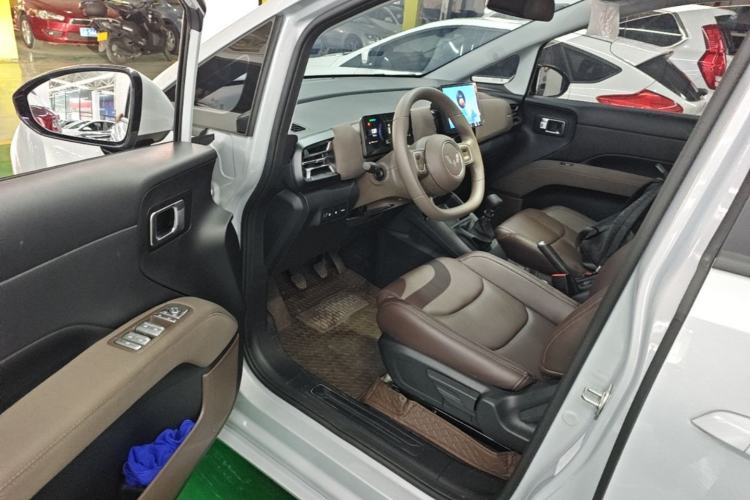 Used Wuling 730 2025 Model 1.5T 6MT Comfort Edition Driver Seat