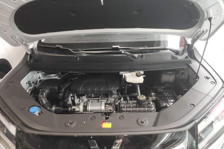Used Wuling 730 2025 Model 1.5T CVT Elite Edition Engine Bay