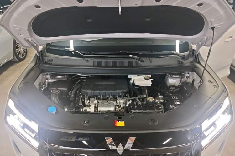 Used Wuling 730 2025 Model 1.5T CVT Elite Edition Engine Bay