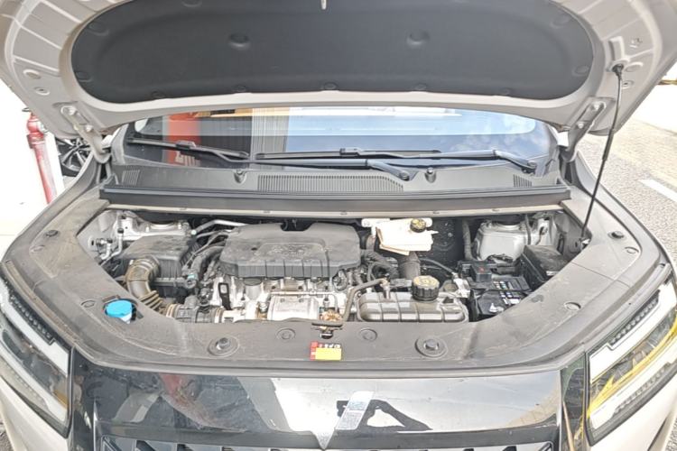 Used Wuling 730 2025 Model 1.5T CVT Elite Edition Engine Bay