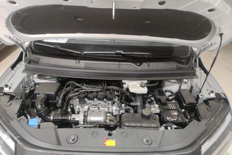 Used Wuling 730 2025 Model 1.5T 6MT Comfort Edition Engine Bay
