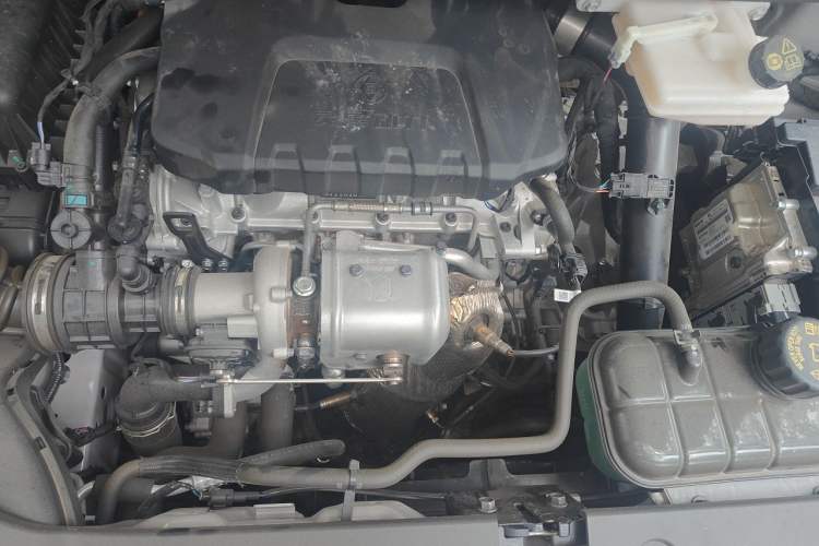 Used Wuling 730 2025 Model 1.5T CVT Elite Edition Engine Bay