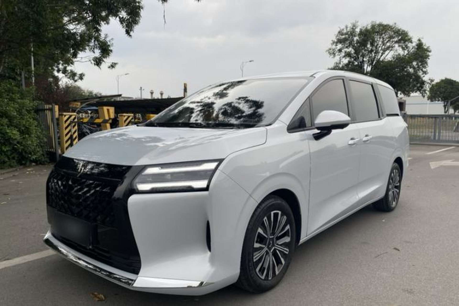 Used Wuling 730 2025 Model 1.5T CVT Elite Edition Exterior 3