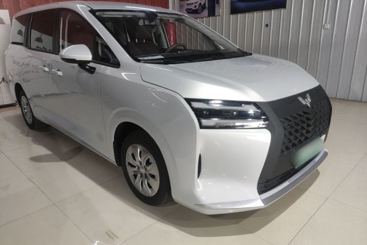 Used Wuling 730 2025 Model 1.5T 6MT Comfort Edition Front Right 45 Deg