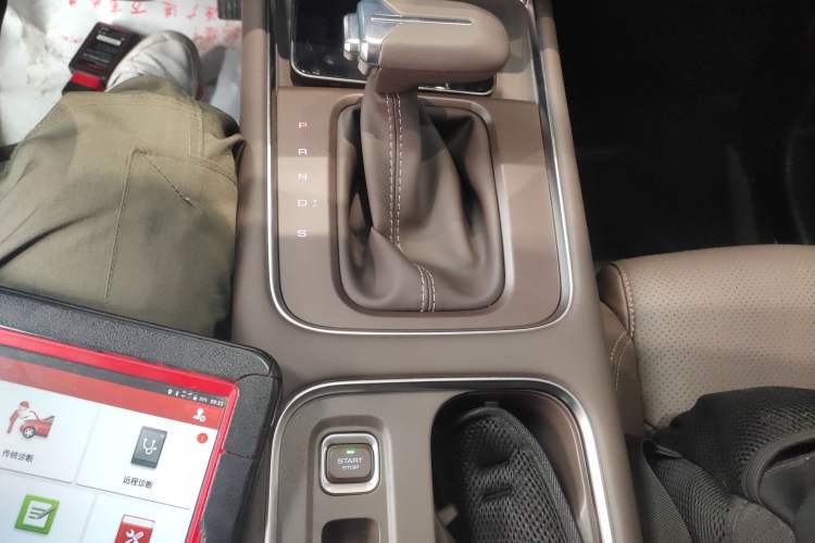 Used Wuling 730 2025 Model 1.5T CVT Elite Edition Gear Lever