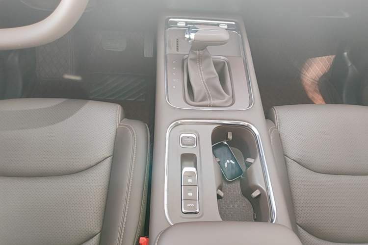 Used Wuling 730 2025 Model 1.5T CVT Elite Edition Gear Lever