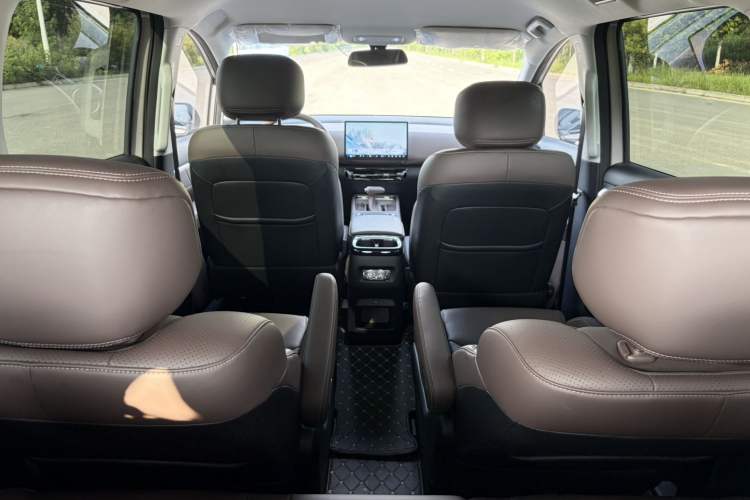 Used Wuling 730 2025 Model 1.5T CVT Elite Edition Interior 3