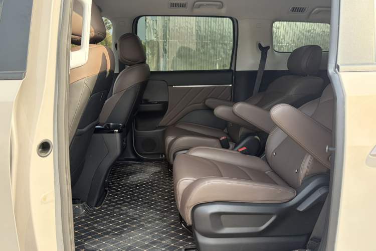 Used Wuling 730 2025 Model 1.5T CVT Elite Edition Interior 4