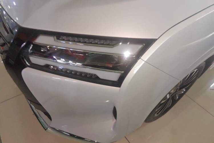 Used Wuling 730 2025 Model 1.5T CVT Elite Edition Left Front Headlight