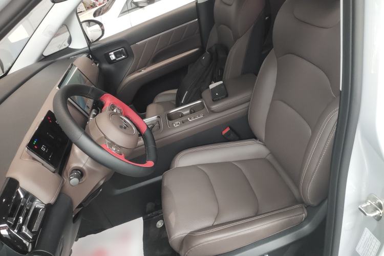Used Wuling 730 2025 Model 1.5T CVT Elite Edition Left Front Seat