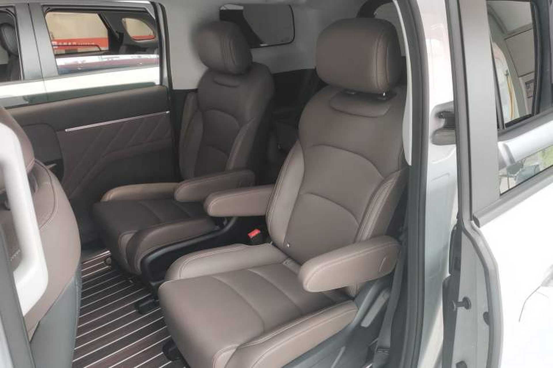 Used Wuling 730 2025 Model 1.5T CVT Elite Edition Left Rear Seat