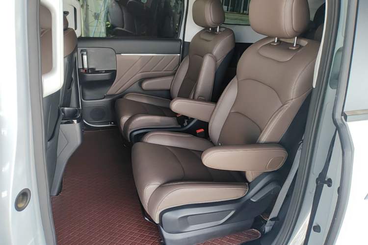 Used Wuling 730 2025 Model 1.5T CVT Elite Edition Left Rear Seat