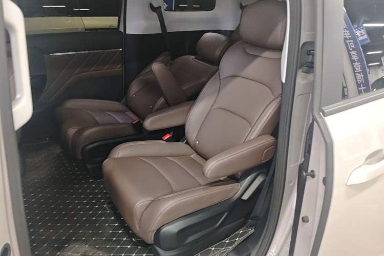 Used Wuling 730 2025 Model 1.5T CVT Elite Edition Left Rear Seat