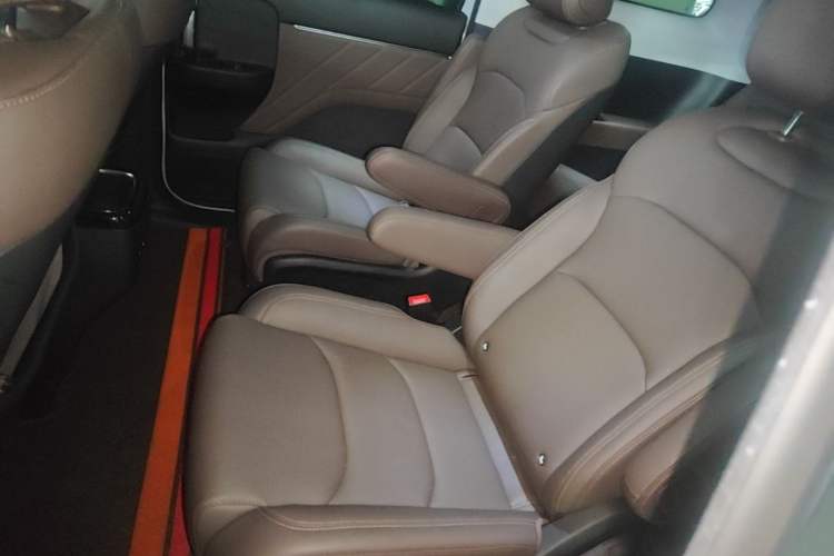 Used Wuling 730 2025 Model 1.5T CVT Elite Edition Left Rear Seat