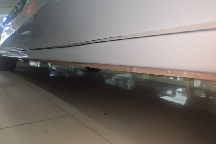 Used Wuling 730 2025 Model 1.5T CVT Elite Edition Left Side Sill