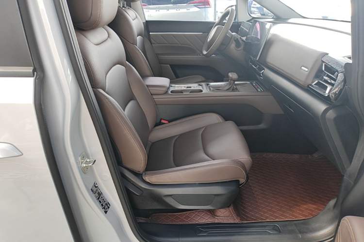 Used Wuling 730 2025 Model 1.5T CVT Elite Edition Right Front Seat
