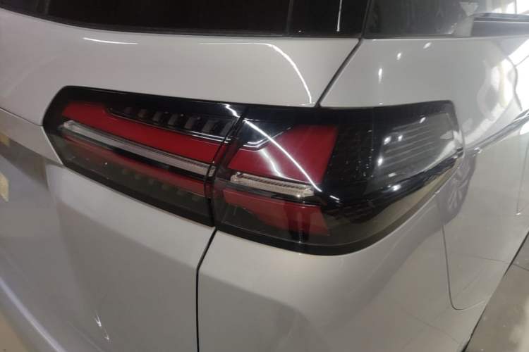Used Wuling 730 2025 Model 1.5T 6MT Comfort Edition Right Rear Taillight