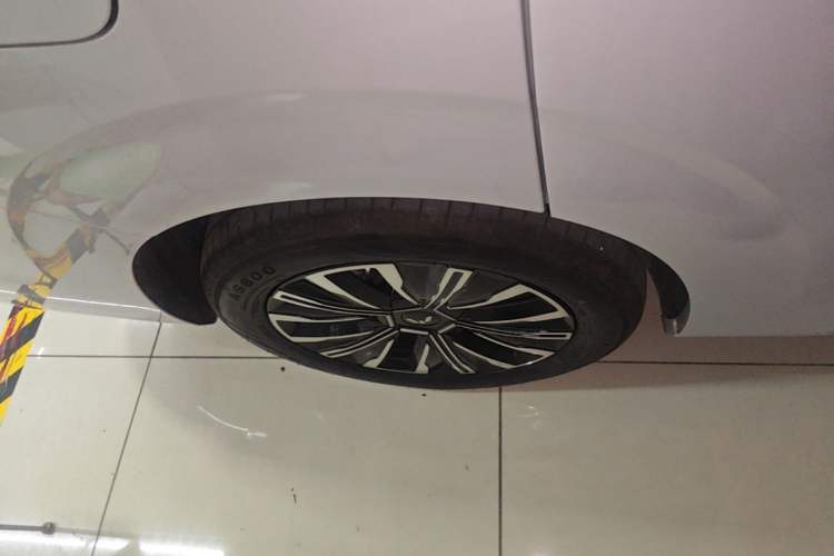 Used Wuling 730 2025 Model 1.5T CVT Elite Edition Right Rear Wheel Hub