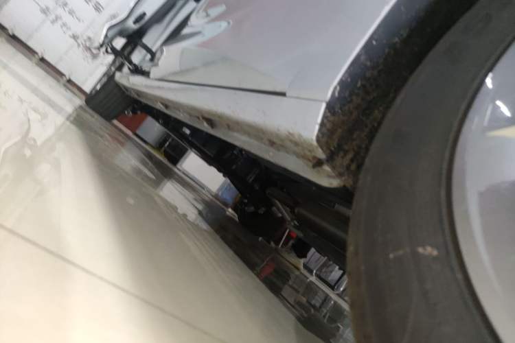 Used Wuling 730 2025 Model 1.5T 6MT Comfort Edition Right Side Sill