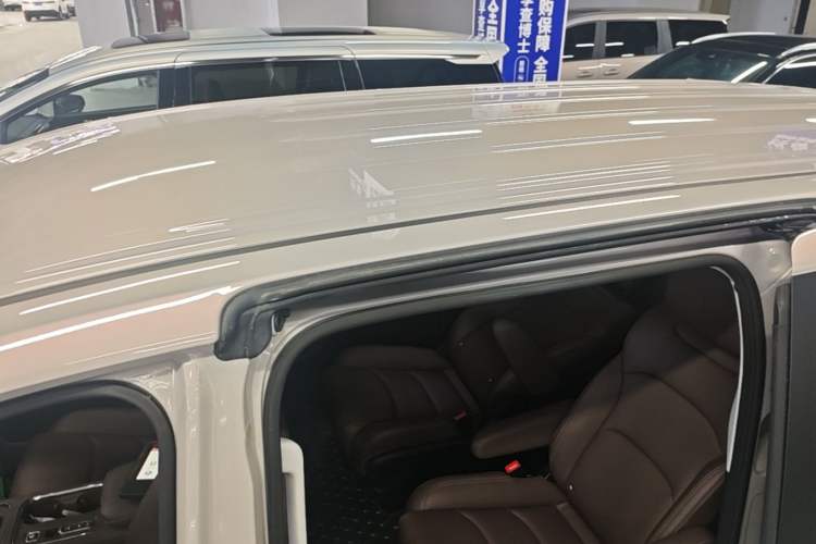 Used Wuling 730 2025 Model 1.5T CVT Elite Edition Roof