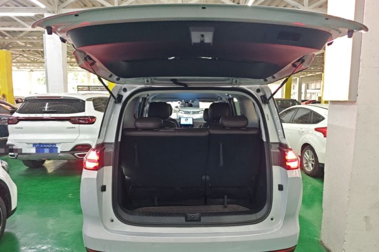 Used Wuling 730 2025 Model 1.5T 6MT Comfort Edition Trunk